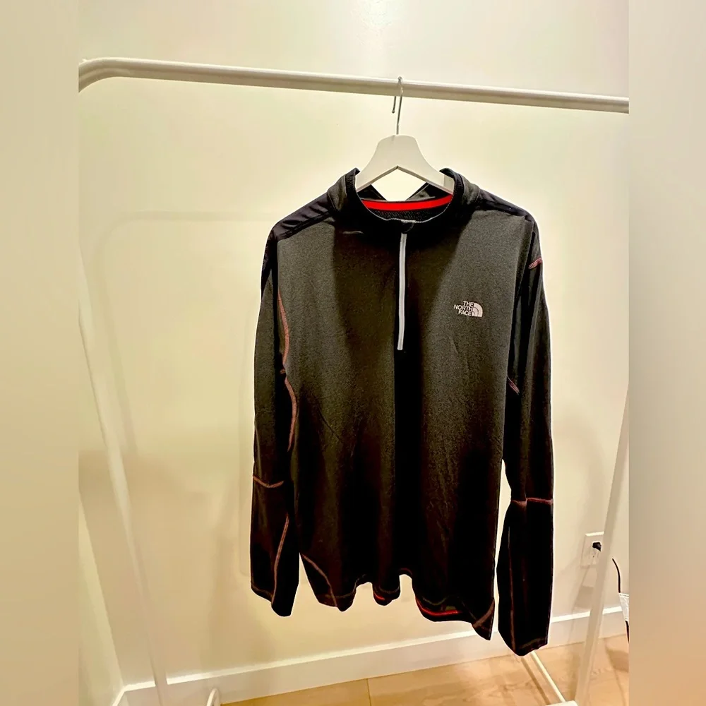 The North Face Men's Black Top Large - Picture 9 of 9